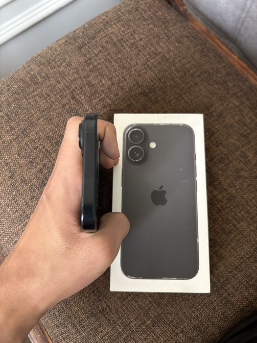 Продам Айфон 16 256GB 95%