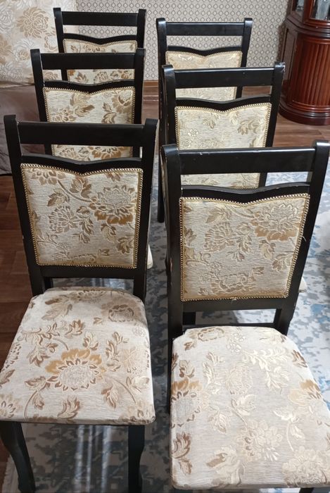 6 стульев. Срочно продам.