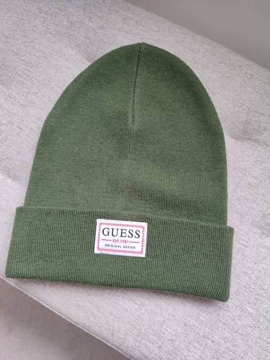 Шапка Guess оригинал