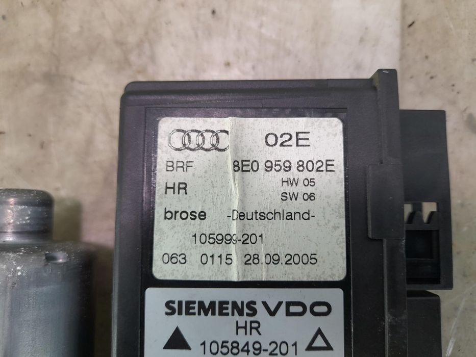 Motoras macara geam dreapta spate 8E0959802E Audi A4 B7 (2004 - 2008)
