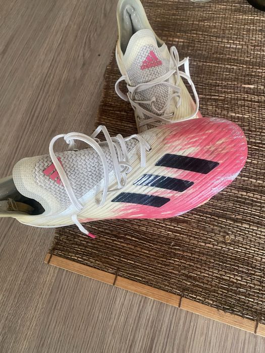 200 de lei bucata,negociabil(marimea 41)