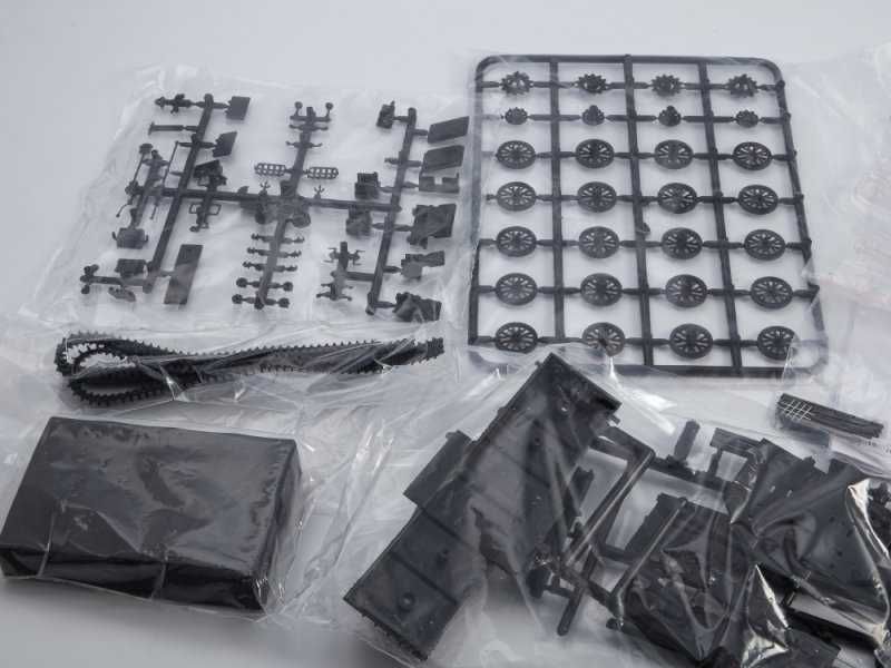 Сборная модель - Средний артиллерийский тягач АТС-59Г 1:43 AVD Models