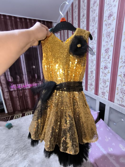 Продаются костюмы для девочек.