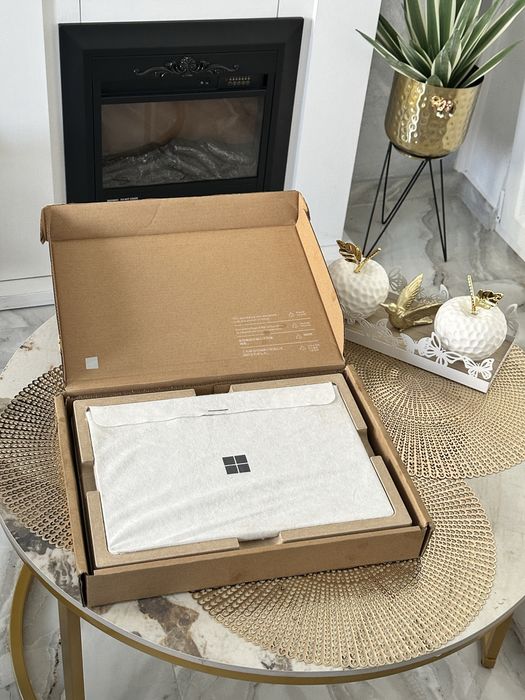 Microsoft Surface Laptop 6 for Business 15”, Ultra 7 / 32gb ram / 1Tb.