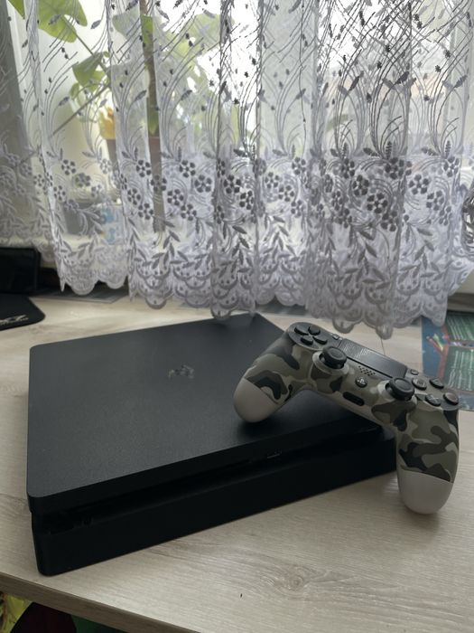 PlayStation 4 Slim