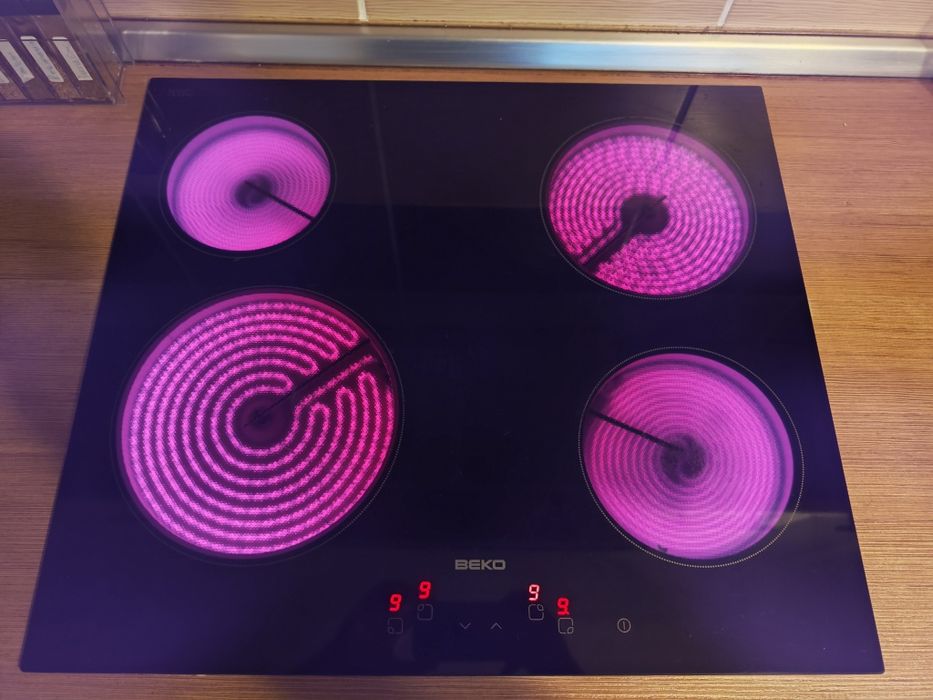 Plita vitroceramica beko