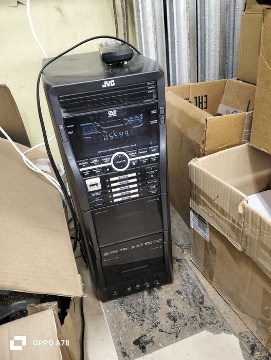 В продаже музыкальный центр JVC