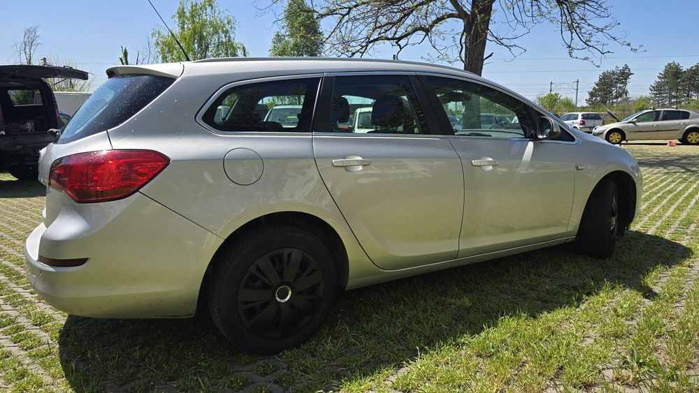 OPEL Astra 2012 — imagine 4