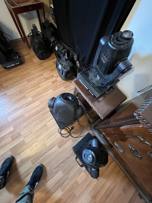 Moving heads lumini lampi