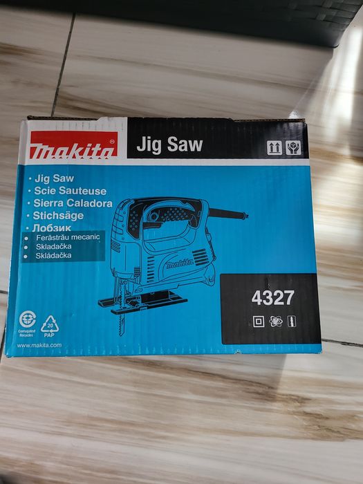 Ferăstrău pendular Makita