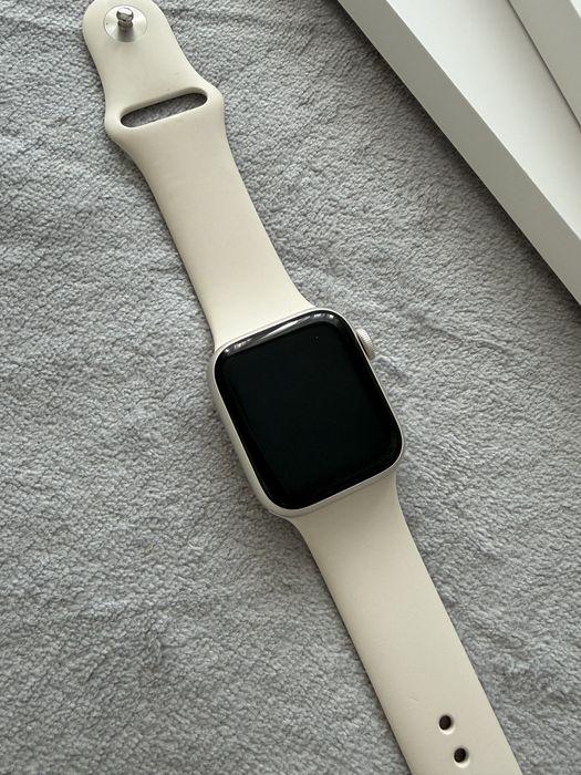 Продам Apple Watch SE, M/L 40 мм