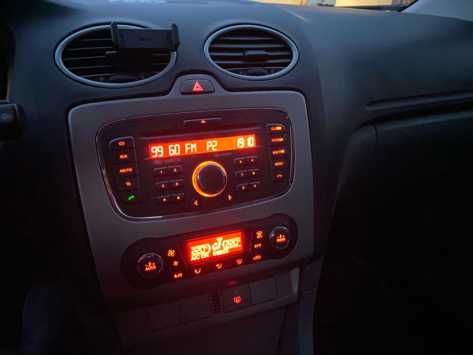 FORD Focus 2011 — imagine 4