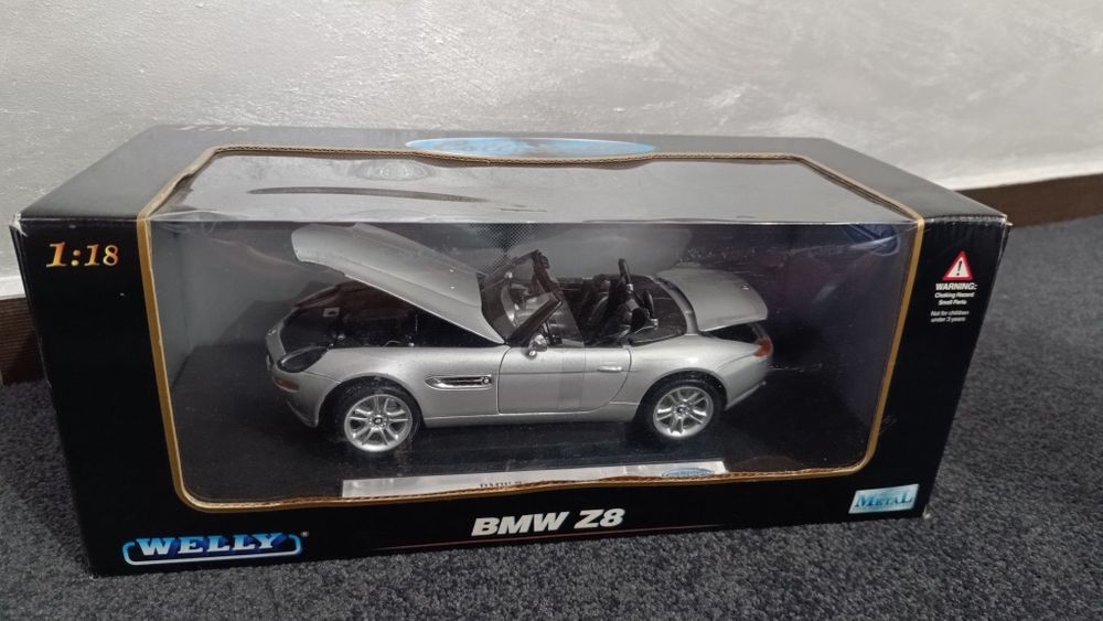 BMW Z8 1:18 welly