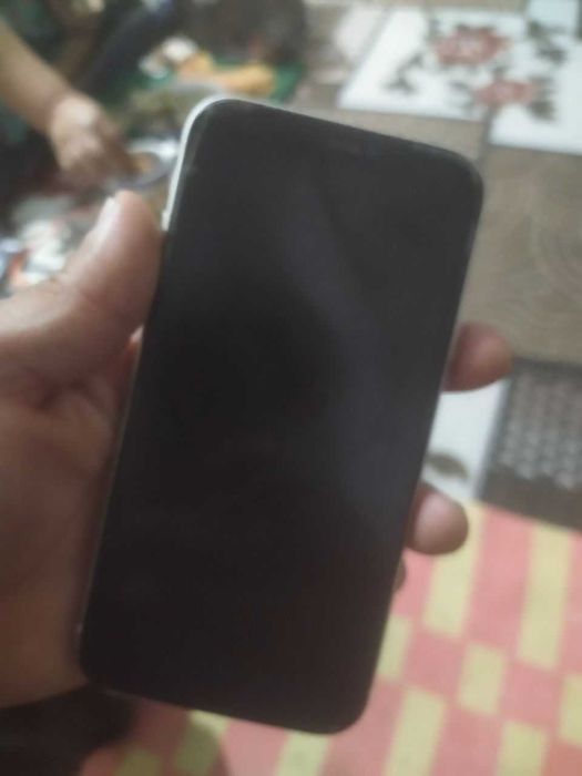 Srochna Iphone 11 (64Gb) sotiladi