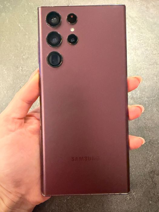 Vând telefon Samsung S22 ultra 512 gb