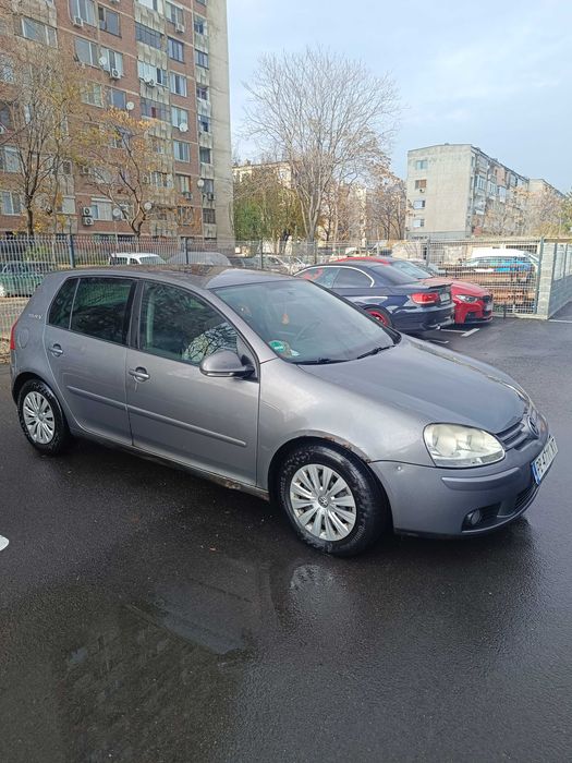 Продавам кола голф 5