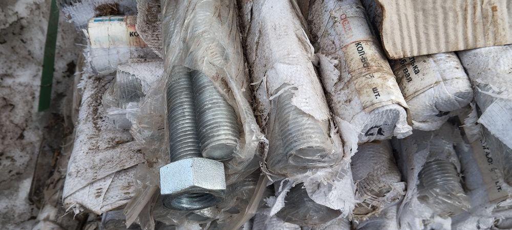 Про дам шпилька с резьбой 27мм оцинкованная