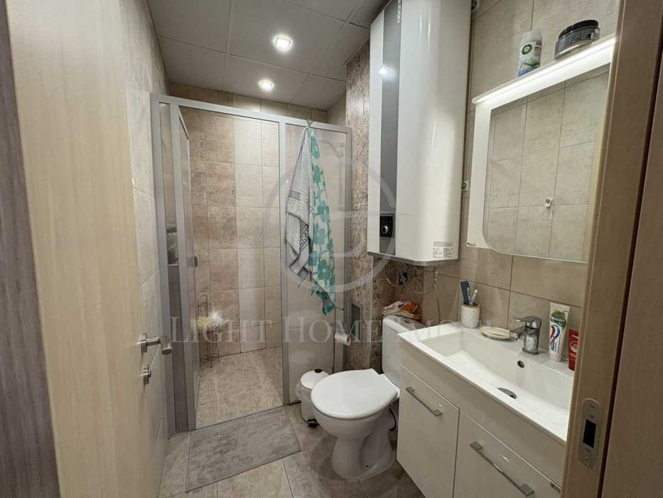 Продава се Двустаен апартамент в Пловдив, Христо Смирненски - 70 кв.м за 2715 €/кв.м - Снимка #1