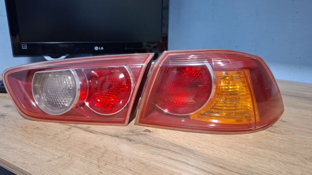 Заднии Стопы Фары Митсубиси Ланцер 10