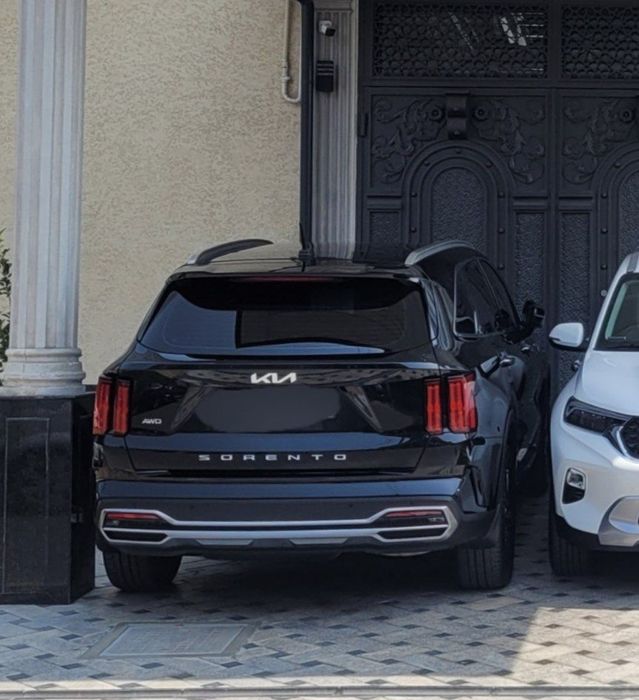 KIA SORENTO  2021    7 kishilik