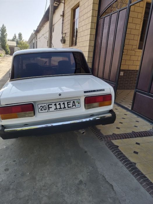 Vaz 2107 sotiladi