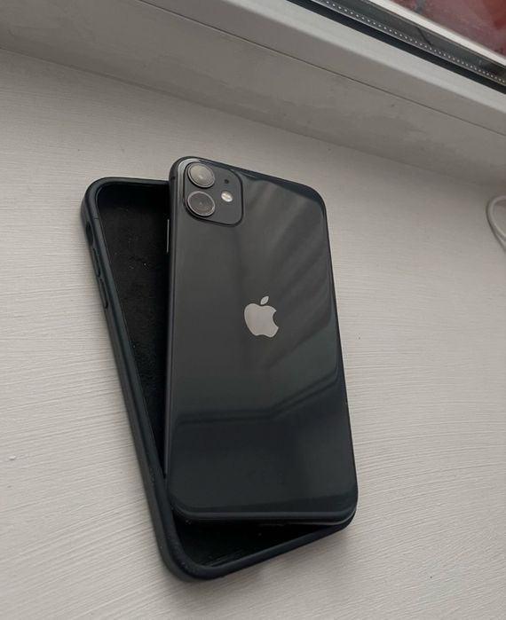 Продам Iphone 11 128 гиг емкость 74