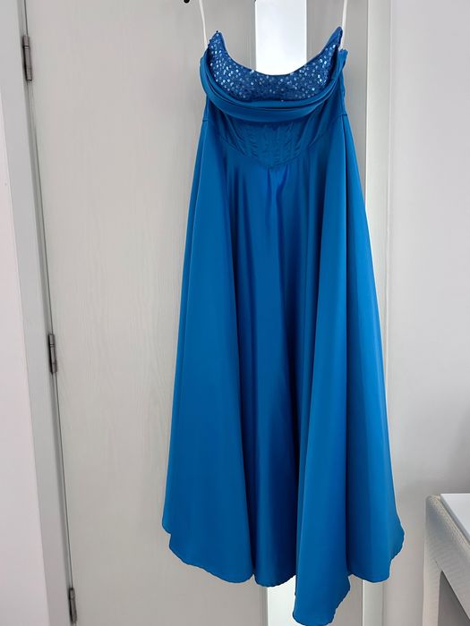 Страхотна официална рокля