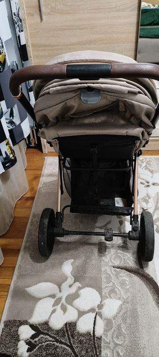 Cărucior de copii