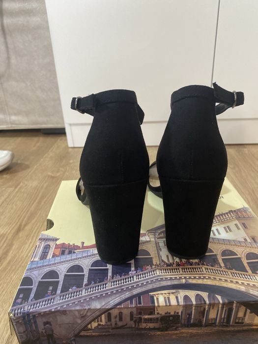 Босоножки T-Taccardi 35 размер