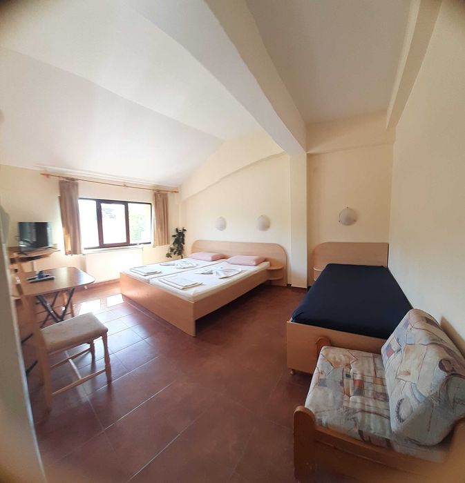 Продава се Хотел в Търговище, Център - 3000 кв.м за 150 €/кв.м - Снимка #9