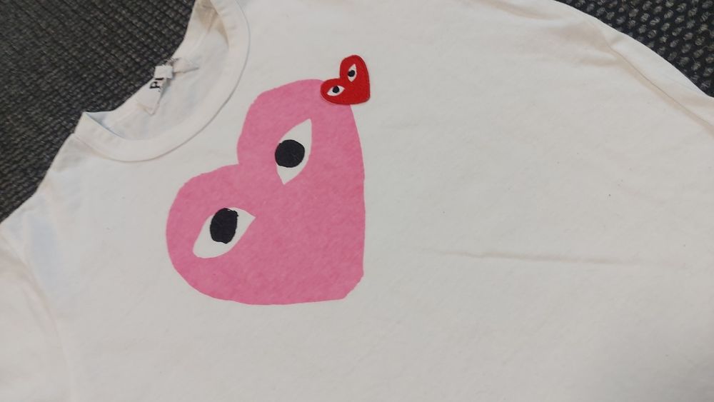 Play comme des garcons S размер тениска