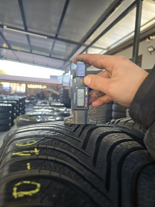 2 Броя 215/60/16 Michelin 6mm