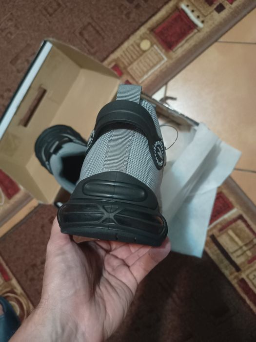 Adidași cu protecție metalică/ Safety Shoes/Numar 45