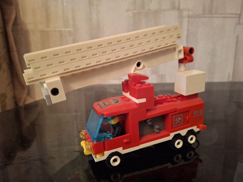 Лего пожарная машина