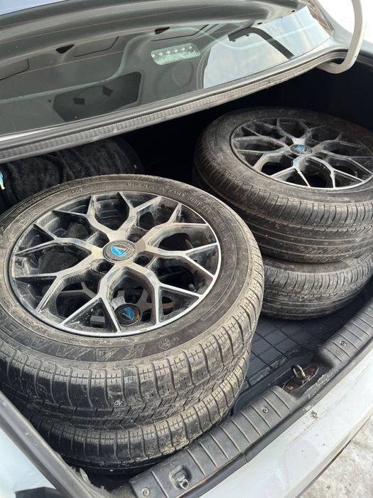 R14 185/60 литые диски с резиной