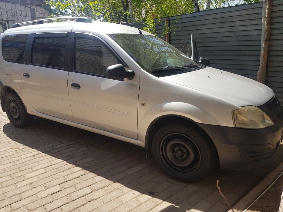 Продам Ларгус двс рено 1.6
