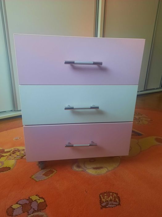 Noptiera pe roti cu sertare Baia Mare • OLX.ro