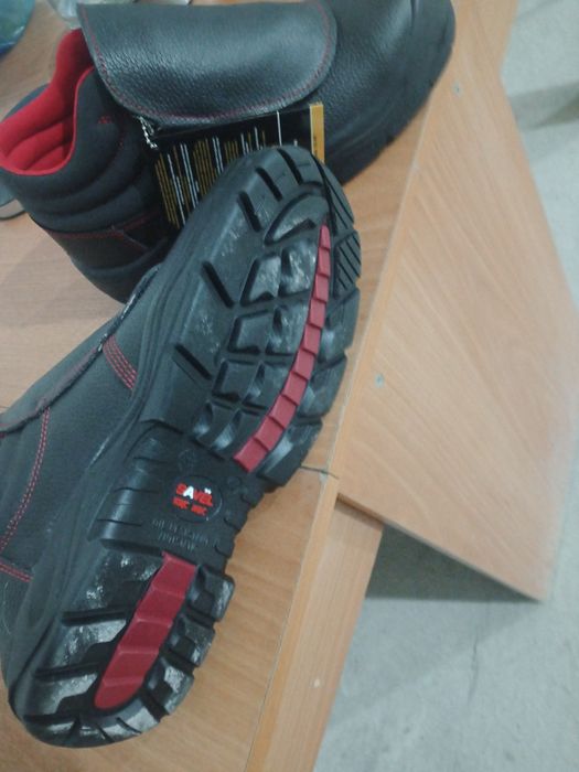 Продам ботинки для сварщика