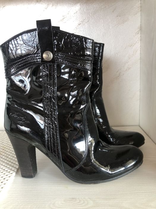 DESTROY оригинални боти 37 номер