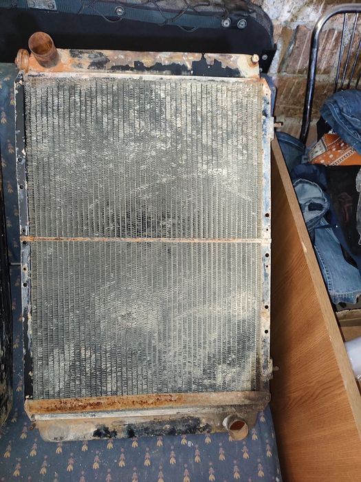 Vând radiator cupru Tractoras mic sau aro Cosdeni • OLX.ro