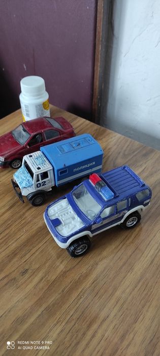 Игрушки  разные.