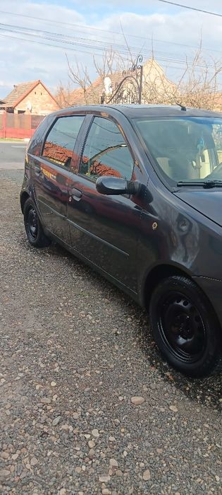 Vând Fiat punto 1,4 benzină