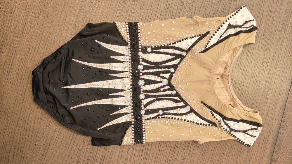 Трико за художествена гимнастика