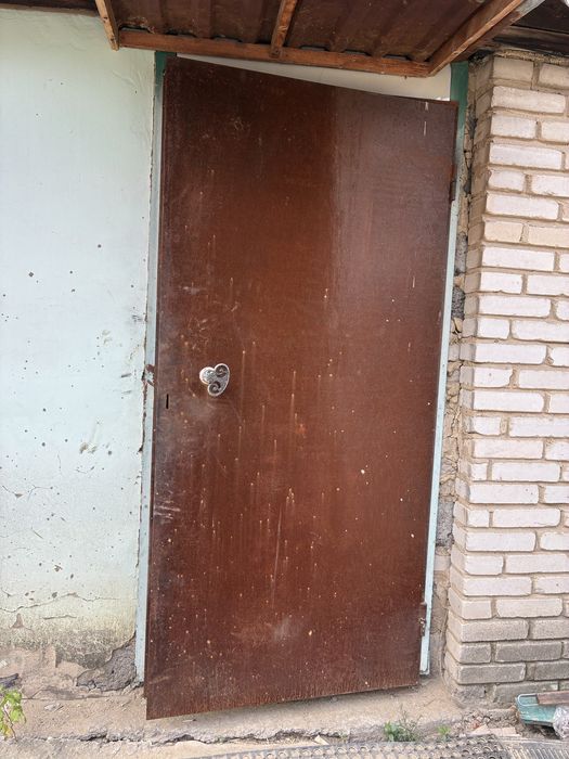 Продам дверь стальную