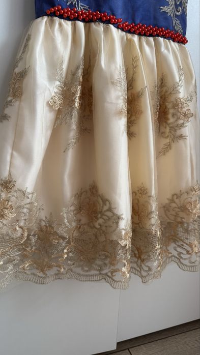 платье нарядное на 2-3года