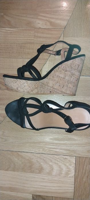 Обувь женская из кожи