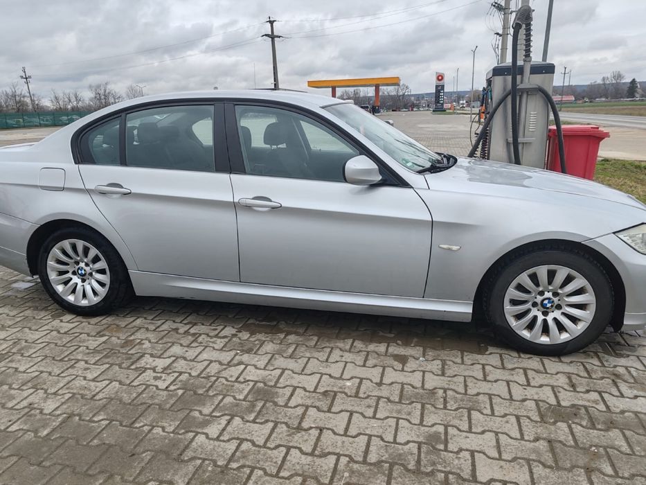 BMW E90, 318d facelift