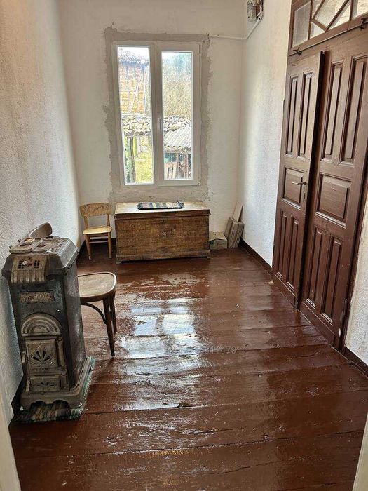 Реновирана къща с двор с. Свежен