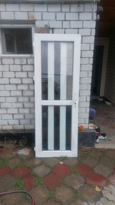 Пластиковые окна двери нету касяков