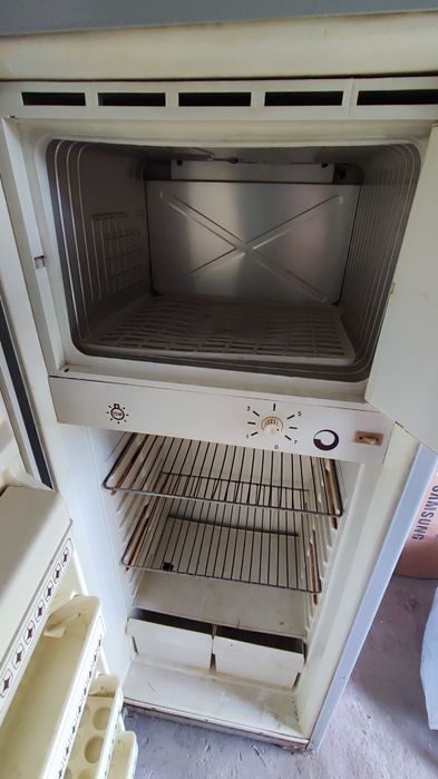 Срочно продаётся холодильник сино